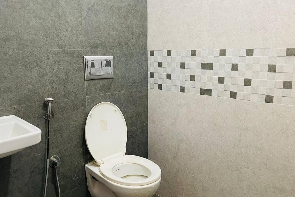 Rajamandiram 3Bhk Ac Apartment In Trivandrum Central Thiruvananthapuram Εξωτερικό φωτογραφία